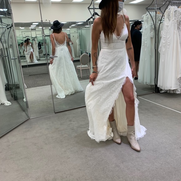 Size 4 unaltered boho wedding dress - Picture 2 of 3